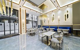 Elysia Hotel